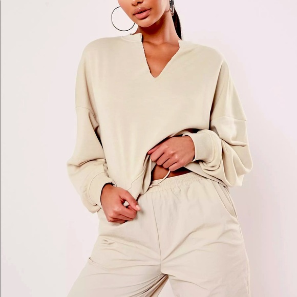 Missguided raw edge notched neck sweatshirt - Picture 1 of 4